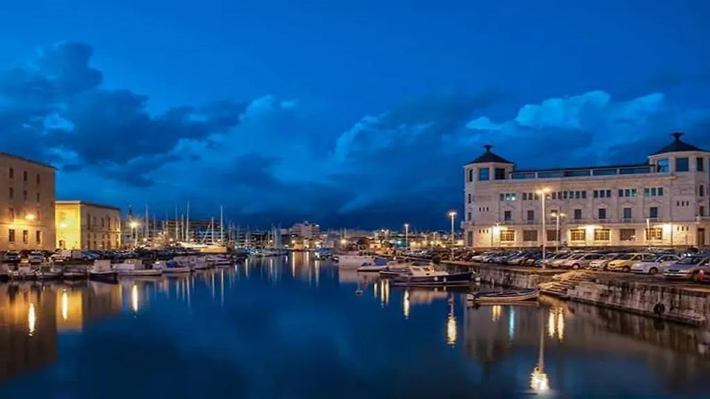 Lungomare Elio Vittorini Villa Syracuse